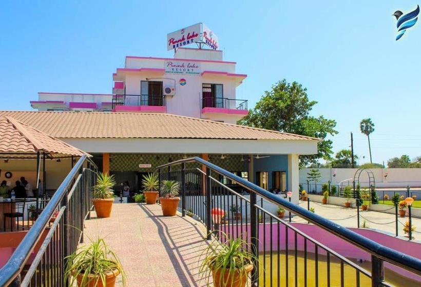 בית מלון כפרי Pinnk Lake Resort And Bar