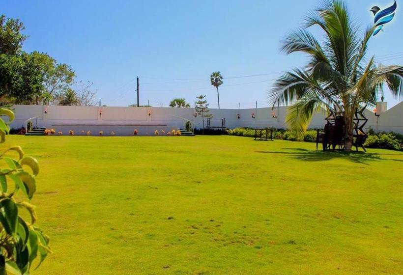 בית מלון כפרי Pinnk Lake Resort And Bar