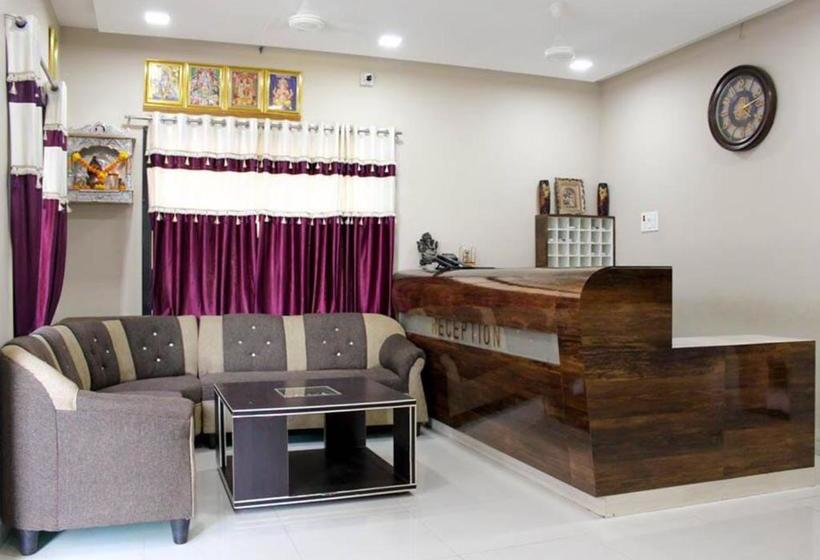 בית מלון כפרי Pinnk Lake Resort And Bar