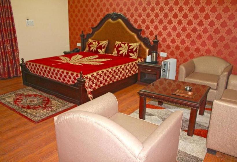 Отель Shikhar & Restaurant