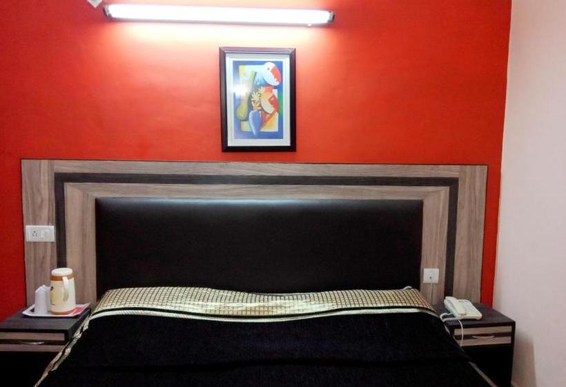 Отель Shikhar & Restaurant