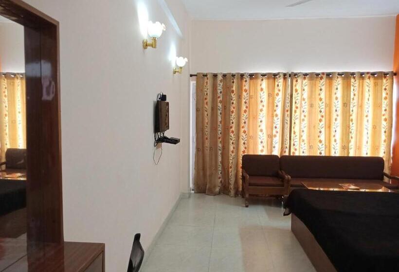 ホテル Shikhar & Restaurant