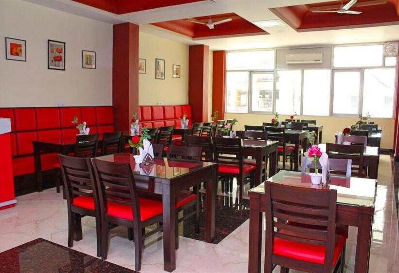 ホテル Shikhar & Restaurant