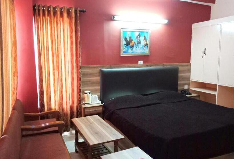 ホテル Shikhar & Restaurant