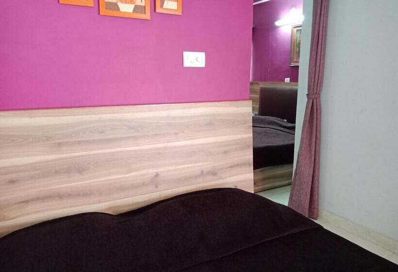 Отель Shikhar & Restaurant