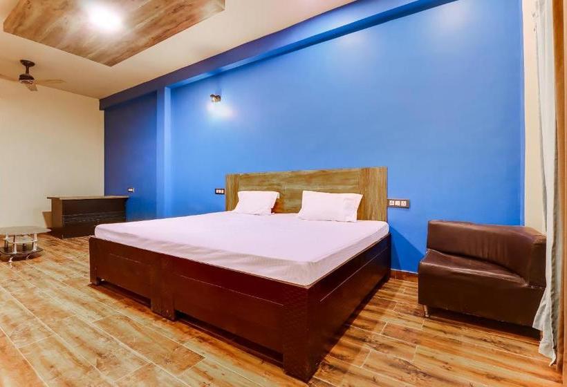 בית מלון כפרי Spot On 49375 Royal Inn