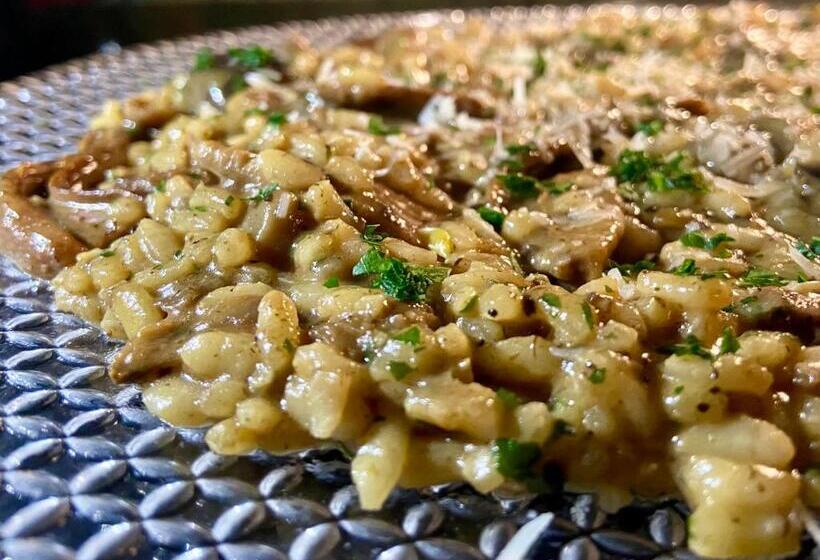 هتل The Village Boutique And Spa