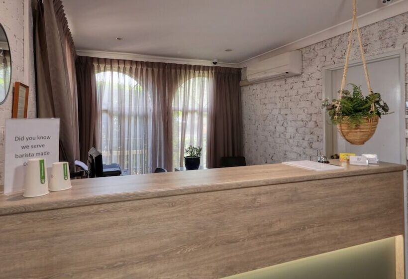 مُتل Hamilton Henry Parkes Motor Inn