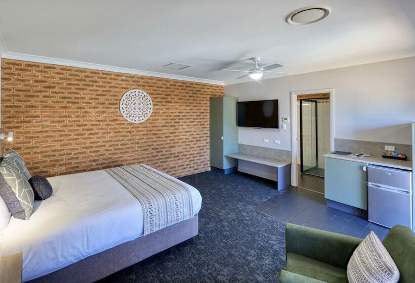 مُتل Hamilton Henry Parkes Motor Inn