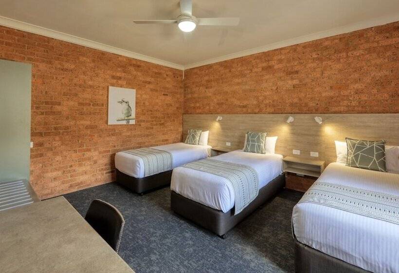 مُتل Hamilton Henry Parkes Motor Inn