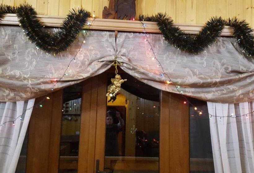 پانسیون Guest House In Carpathians