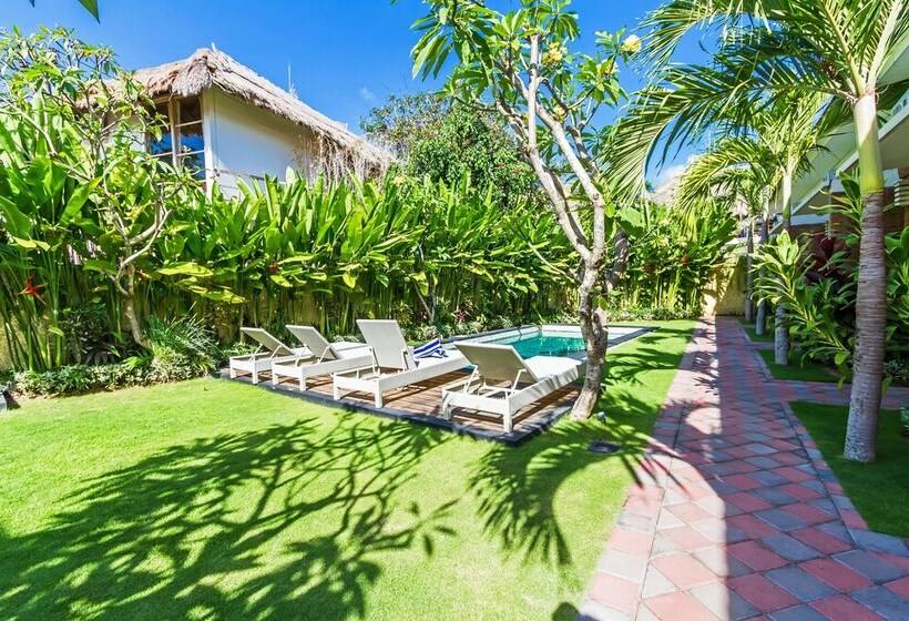 펜션 Keramahan Townhouse Bali