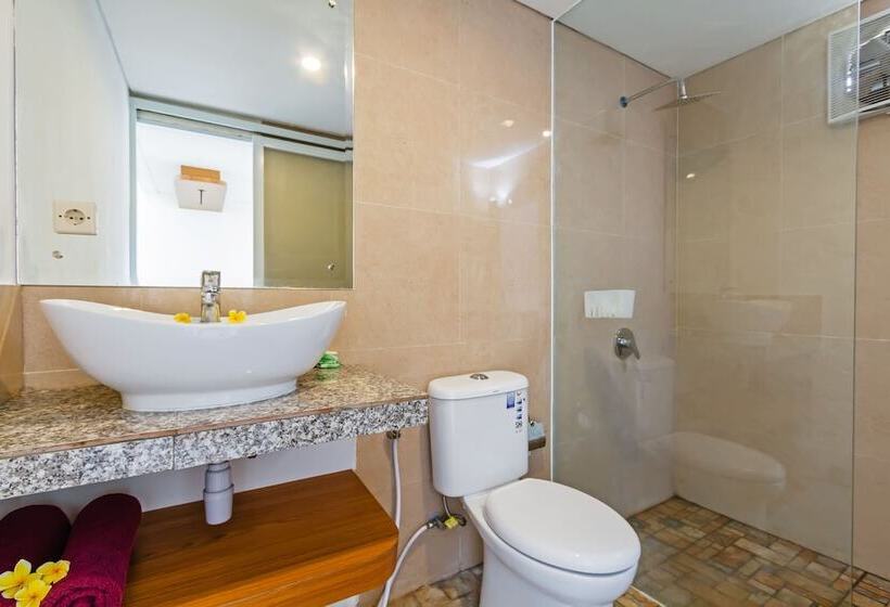 펜션 Keramahan Townhouse Bali