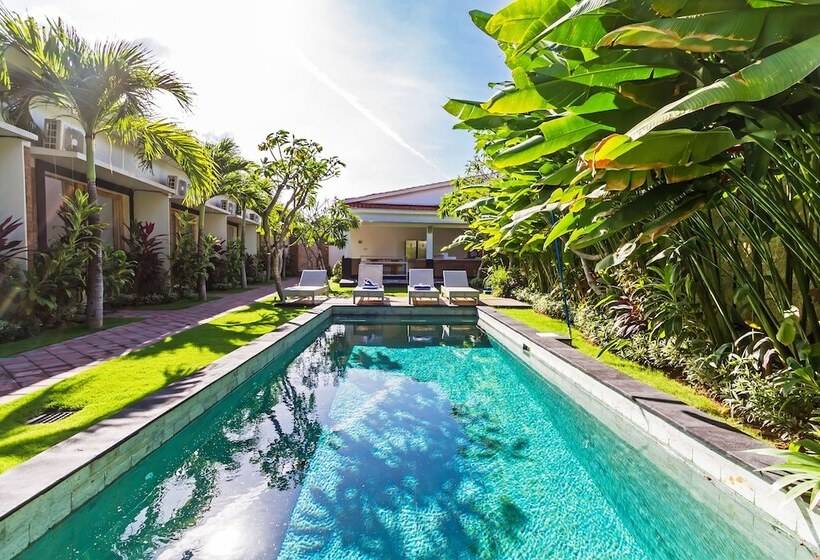 펜션 Keramahan Townhouse Bali