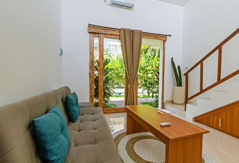 펜션 Keramahan Townhouse Bali