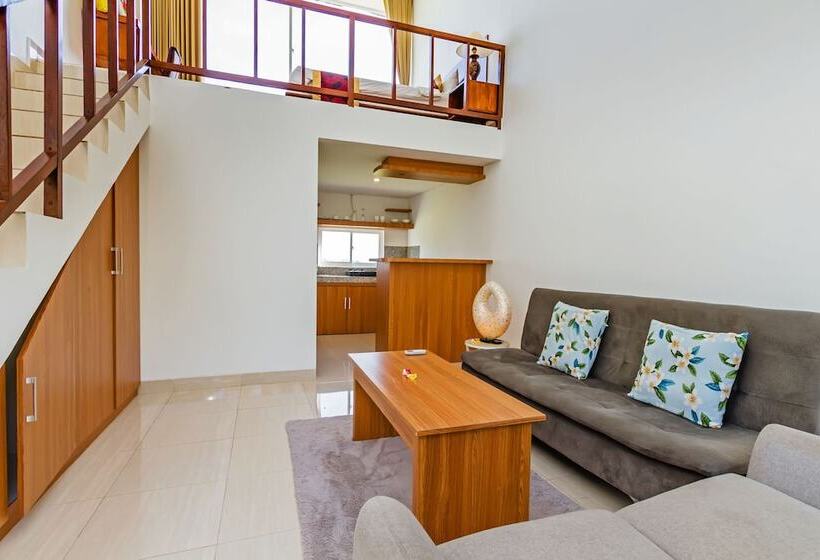 펜션 Keramahan Townhouse Bali