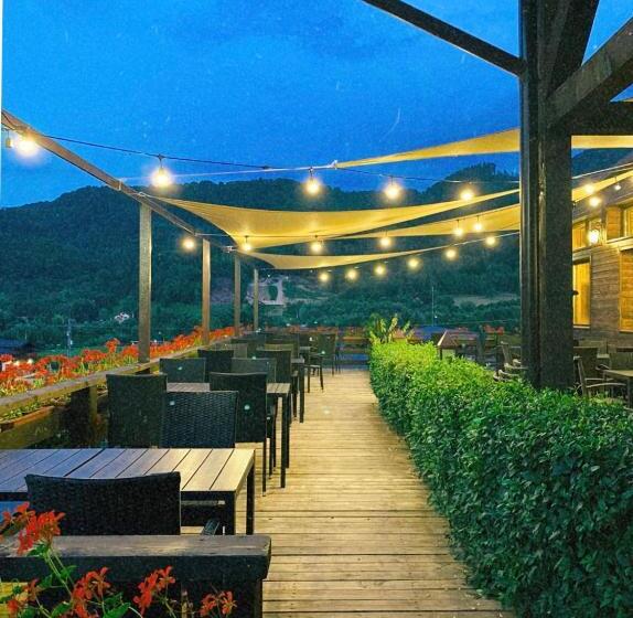 פנסיון Maggie's Ranch