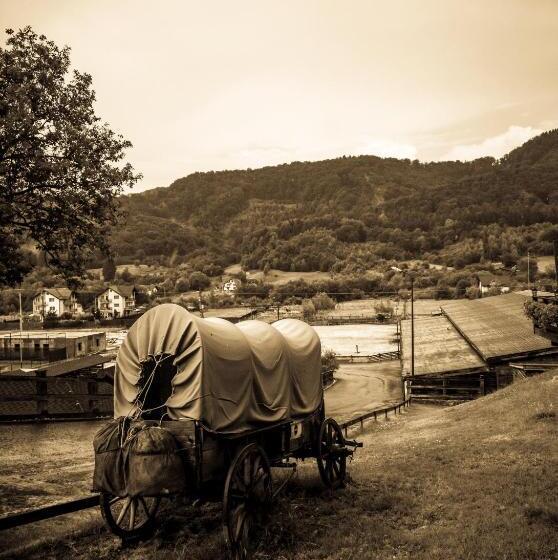 פנסיון Maggie's Ranch