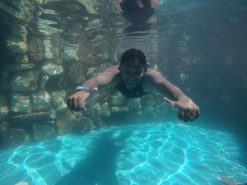 פנסיון Manusath Holiday Inn