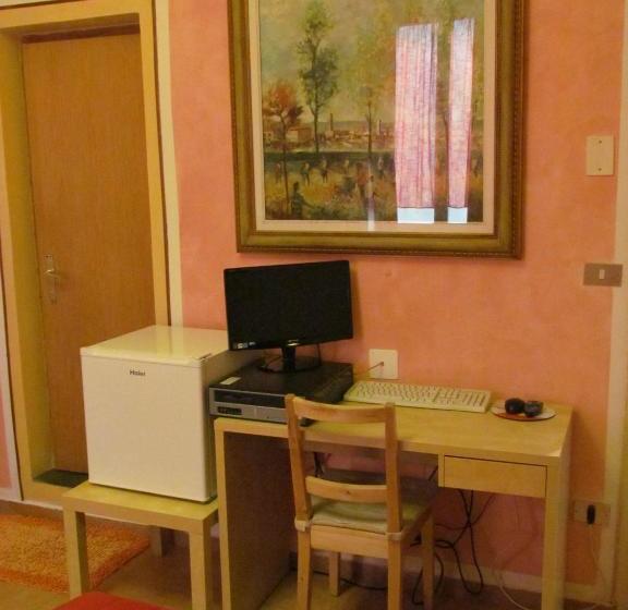 تختخواب و صبحانه Althea Rooms