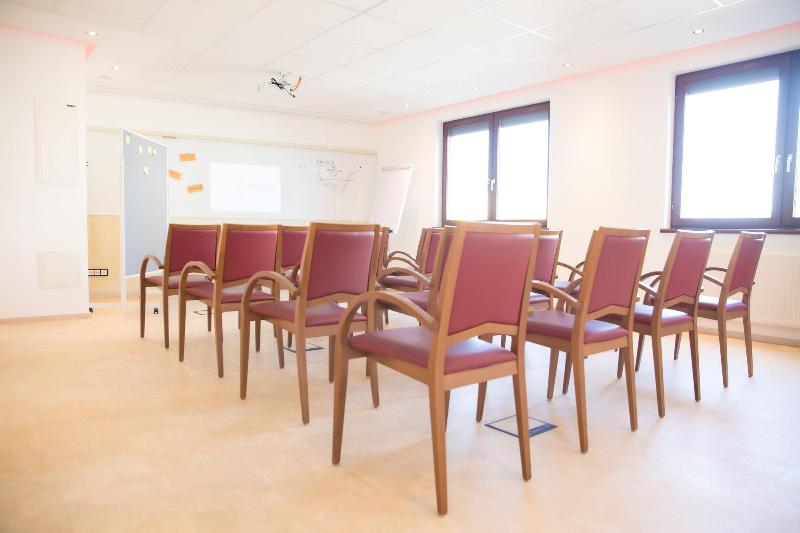 تختخواب و صبحانه Das Reinisch Just Rooms