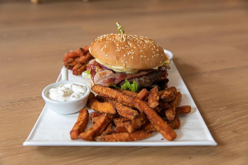 تختخواب و صبحانه Das Reinisch Just Rooms