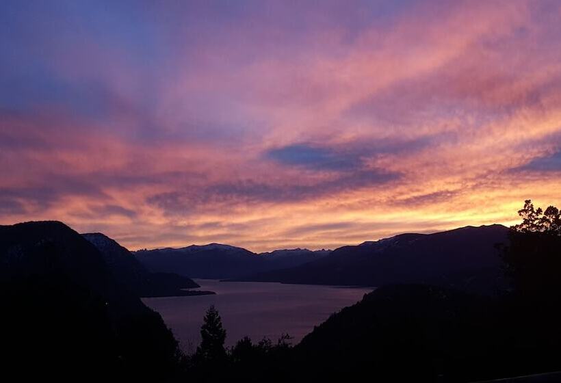 Отель Arrayan Lake View Mountain Lodge & Casa De Te Arrayan