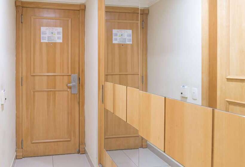 ホテル Astoria Palace