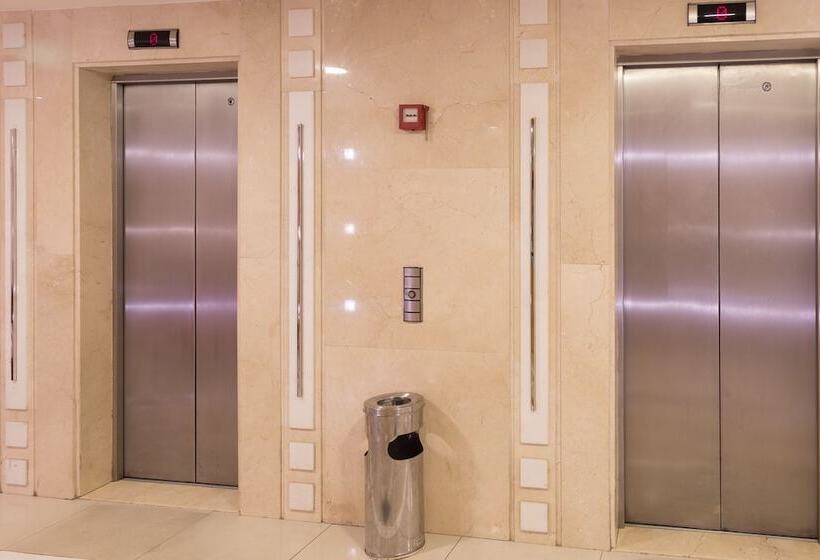 ホテル Astoria Palace