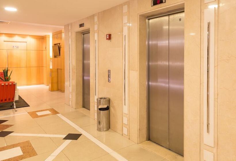 ホテル Astoria Palace