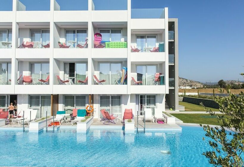 בית מלון כפרי Atlantica Tropical Suites