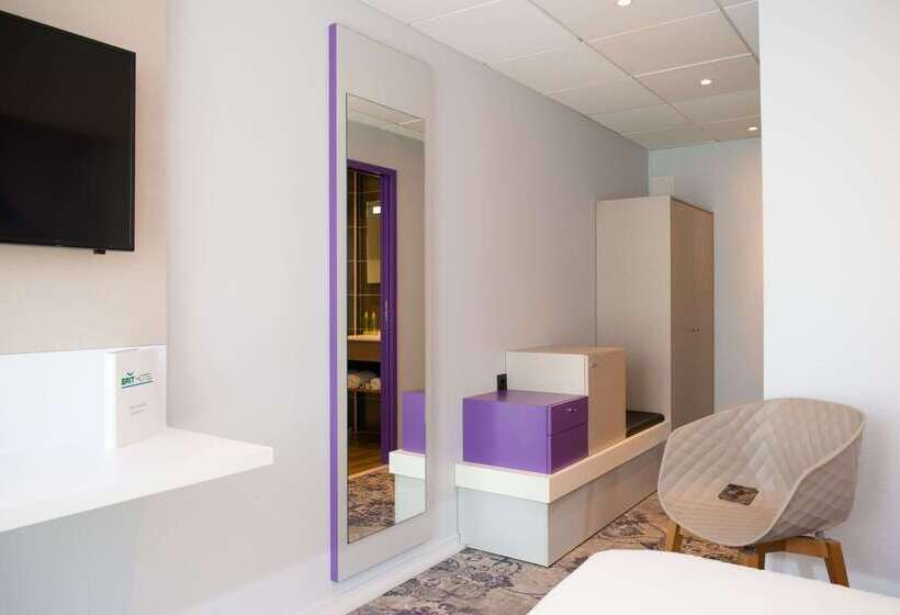 Brit Hotel Nantes Vigneux   L Atlantel