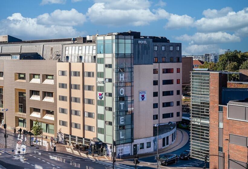 בית מלון כפרי Cabinn Odense