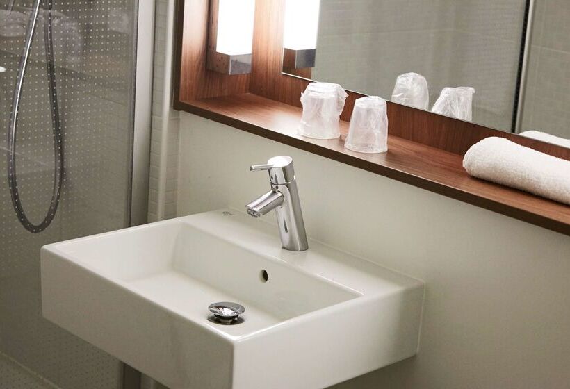 فندق Campanile Villejust Za Courtaboeuf