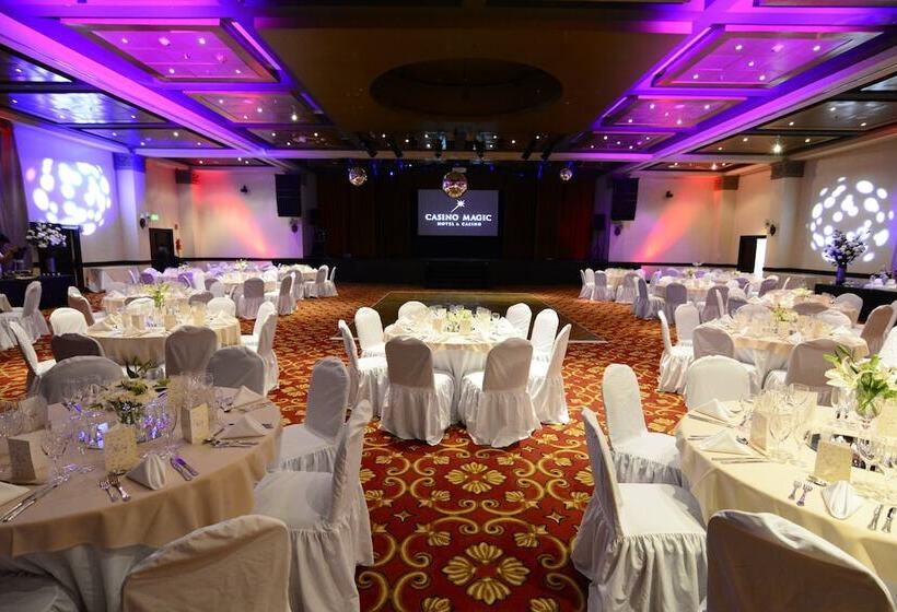호텔 Casino Magic