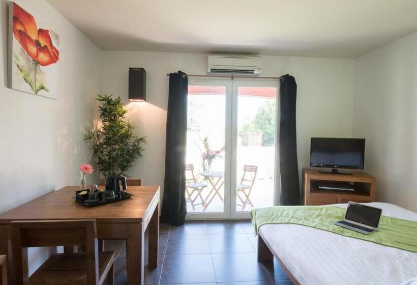 فندق Hôtel Domaine Le Milos