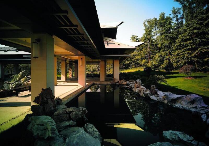 호텔 Shanghai Dongjiao State Guest