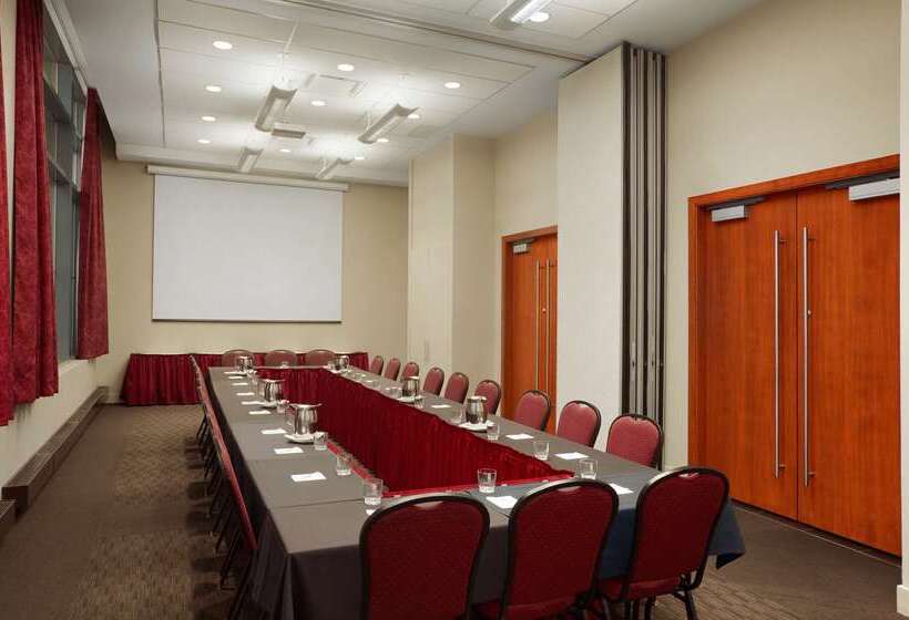 酒店 Embassy Suites Montréal By Hilton