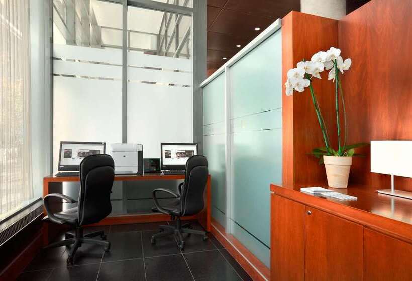 酒店 Embassy Suites Montréal By Hilton