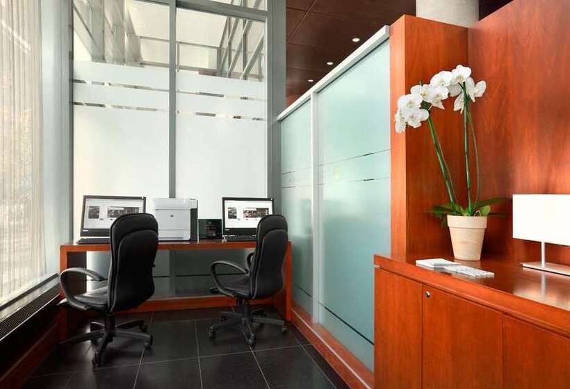 酒店 Embassy Suites Montréal By Hilton