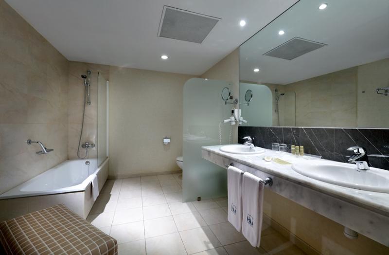 Отель Eurostars Zaragoza