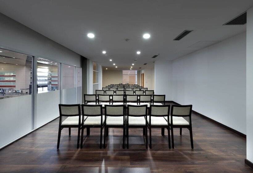 Отель Eurostars Zaragoza