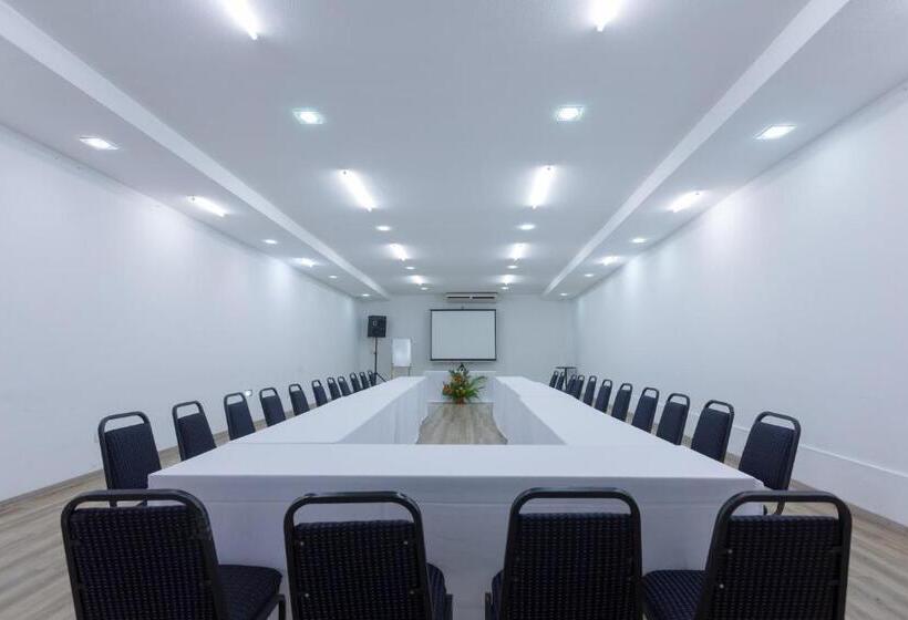 בית מלון כפרי Executive Arrey