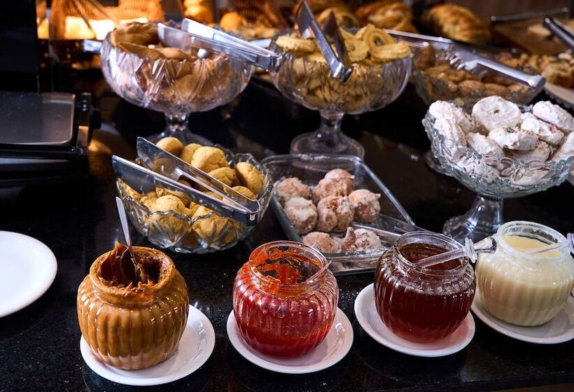 Отель Foz Plaza