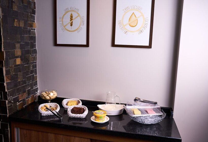 Отель Foz Plaza