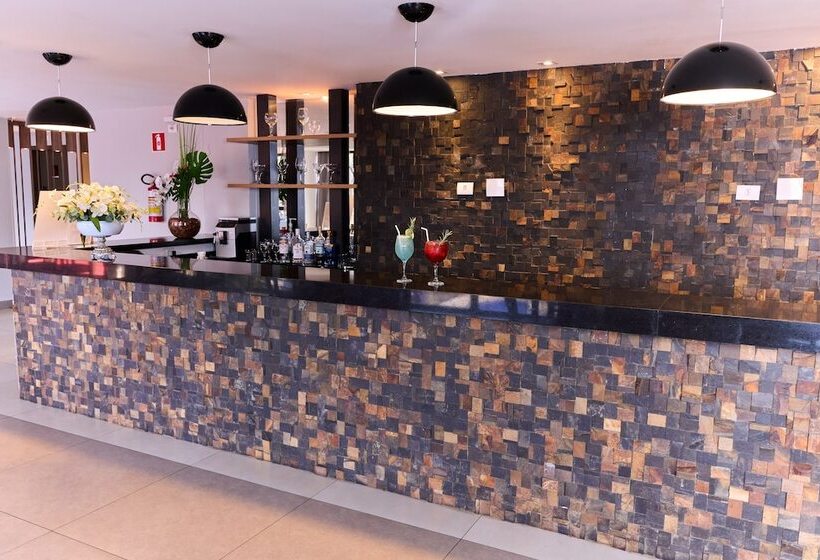 Отель Foz Plaza