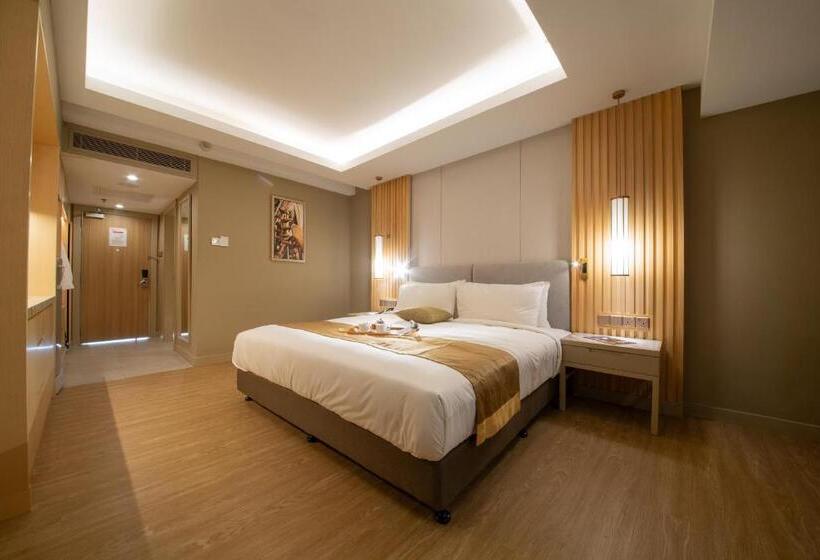 Glenmarie Hotel & Golf Resort