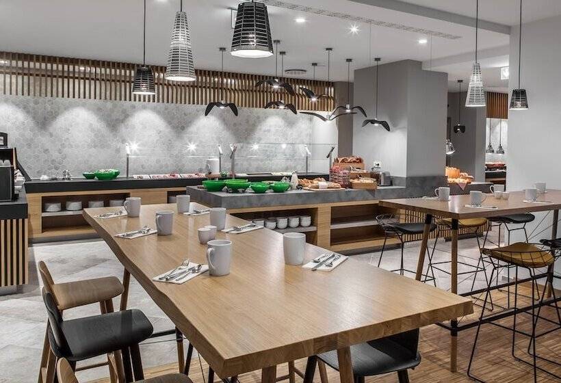 Отель Holiday Inn Munich Leuchtenbergring, An Ihg