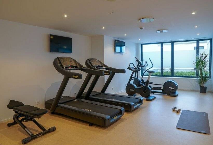 Отель Holiday Inn Munich Leuchtenbergring, An Ihg