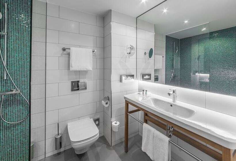 Отель Holiday Inn Munich Leuchtenbergring, An Ihg